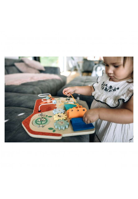 Free2Play Activity Board Domček