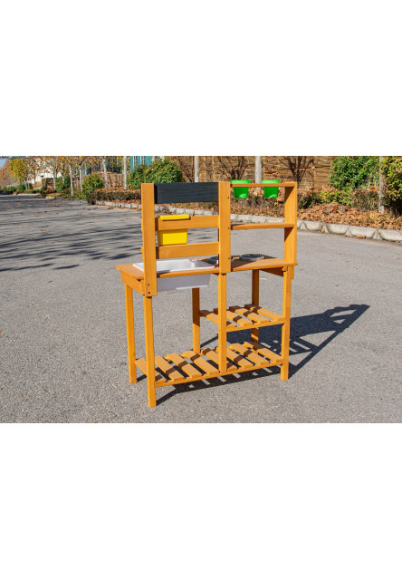 Drevená záhradná kuchynka s drezom