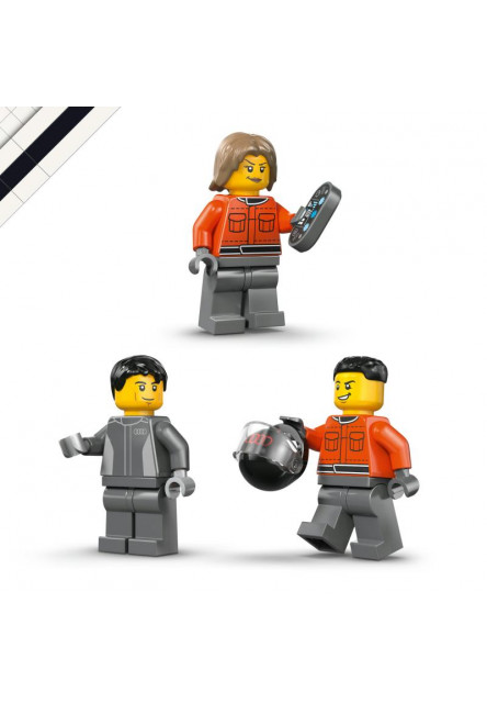 Výstavný nákladiak F1® s pretekárskym autom Audi F1®