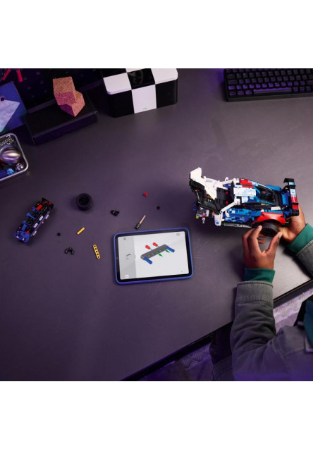 Pretekárske auto BMW M4 GT3 EVO