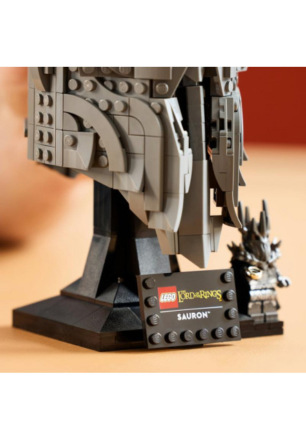 Pán prsteňov: Sauronova helma