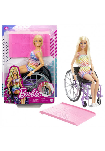 Barbie modelka na invalidnom vozíku v kockovanom overale 