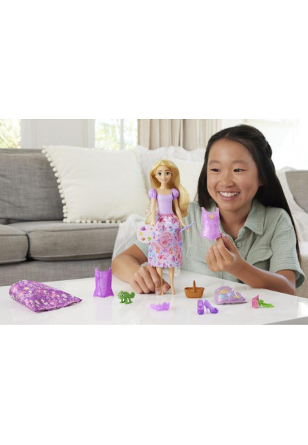 Disney Princess bábika a rozprávkové obliekanie - RAPUNZEL