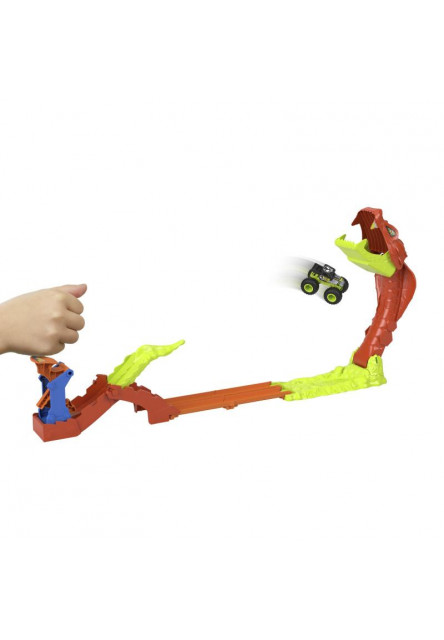Hot Wheels MONSTER TRUCKS SNAKE SLAM TAKEDOWN