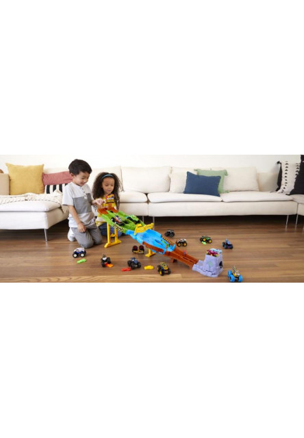 HW MONSTER TRUCKS TURNAJ TITÁNOV