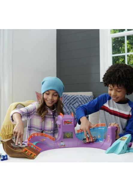 HW SKATES SKATE OCTOPARK