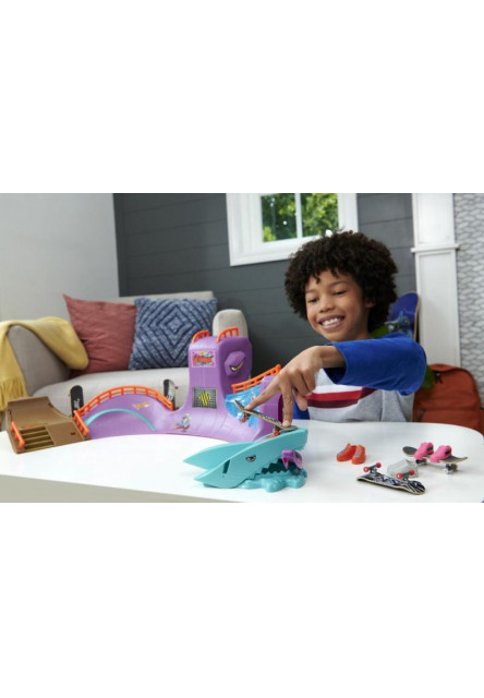 HW SKATES SKATE OCTOPARK