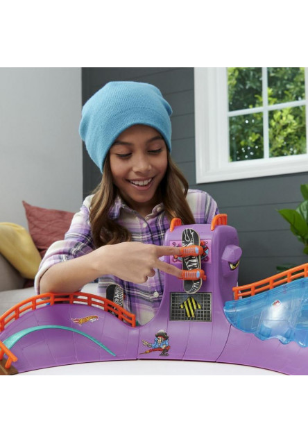 HW SKATES SKATE OCTOPARK