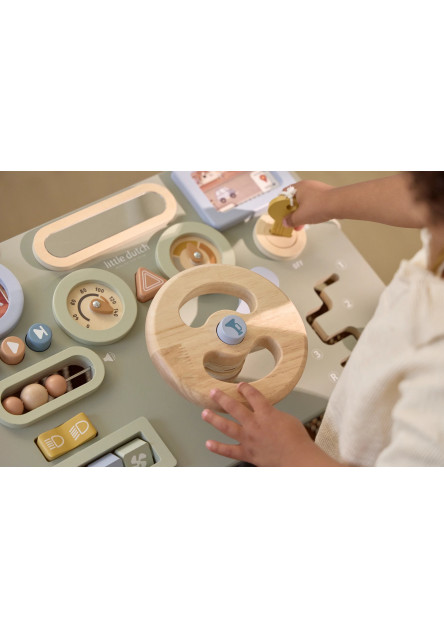 Pult s aktivitami a volantom drevený