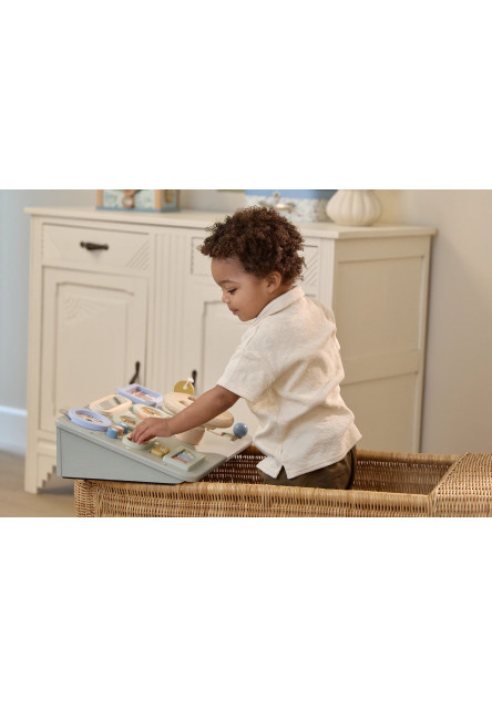 Pult s aktivitami a volantom drevený