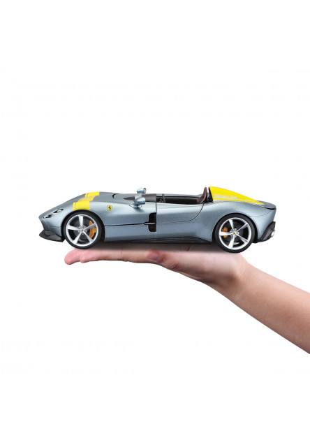 Bburago - RACE+PLAY, Ferrari Monza SP1, strieborná, 1:18