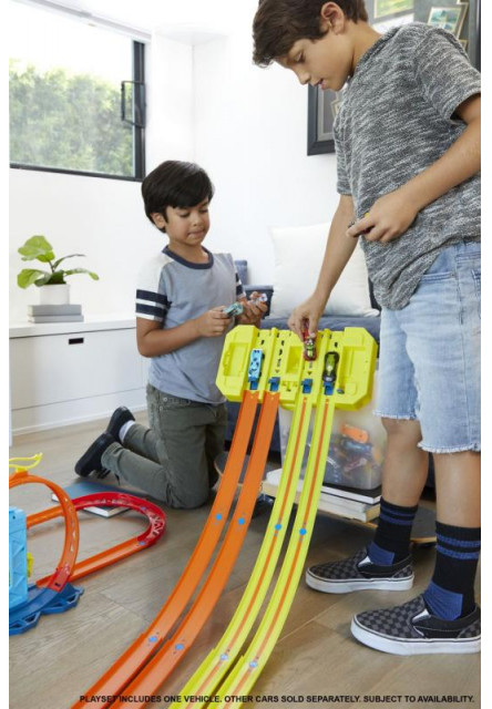 HW TRACK BUILDER BOX ASST