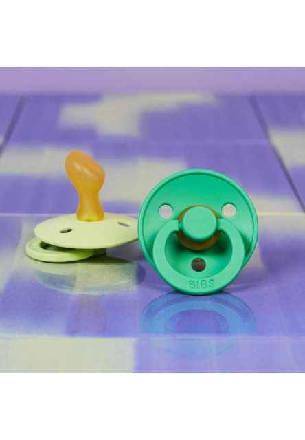 BIBS Colour anatomické cumlíky z prírodného kaučuku 2 ks - veľkosť 2 (Hush / Grape)