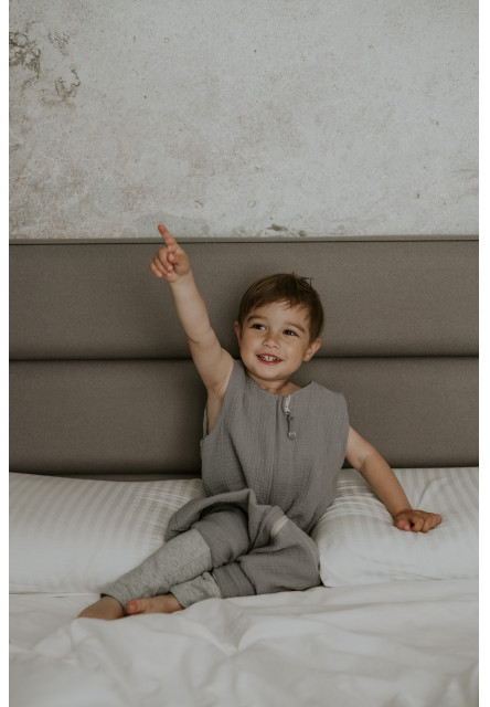 Mušelínový letní spací pytel s nohavicemi vel. M 3-5 let Sleepee Nature krémová