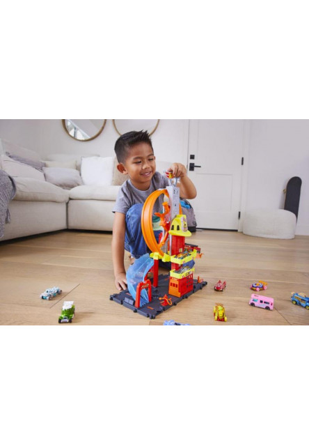 Hot Wheels city super hasičská stanice so slučkou