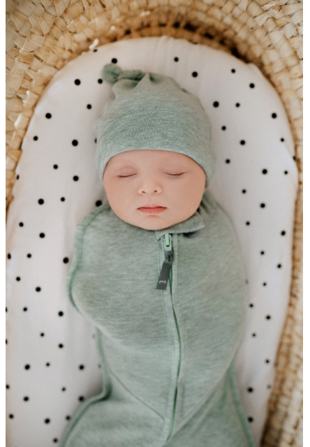 Zavinovačka Sleepee First Step Swaddle s čepičkou zdarma Blossom