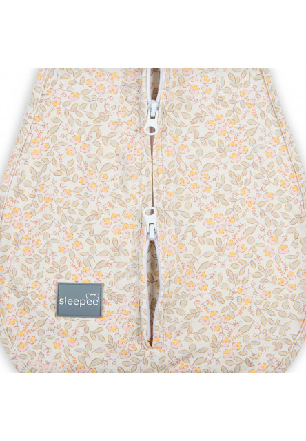 Zavinovačka Sleepee First Step Swaddle s čepičkou zdarma Blossom