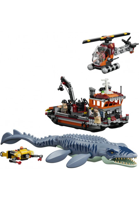 Útok dinosaura mosasaura na loď