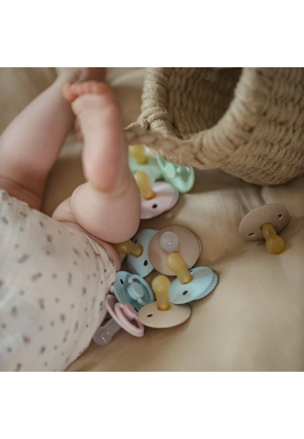 Dvojbalenie cumlíkov frigg mini mocha vanilla cream/ cappuccino, 6-18m, silikón