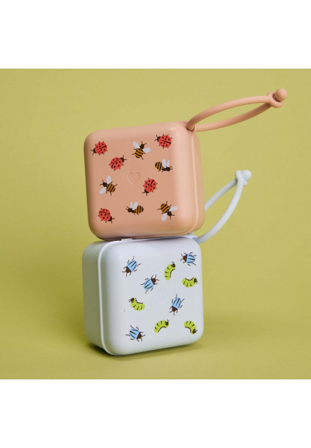 BIBS STUDIO Krabička na cumlíky (Ladybug Bumblebee Mix Blush)