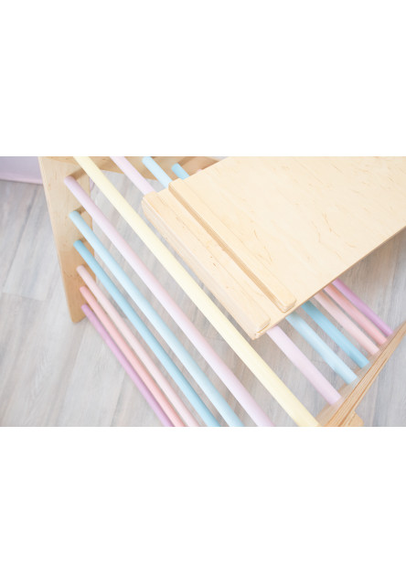 Montessori Piklerovej triangel set 2020 varianta: lakované hranoly, farebné priečky
